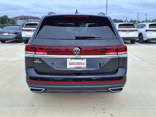 Deep Black Pearl 2026 Volkswagen Atlas 2.0T SE