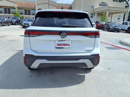 2025 Volkswagen Tiguan 2.0T SE