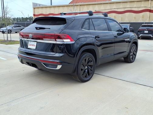 Deep Black Pearl Effect 2026 Volkswagen Atlas Cross Sport 2.0T SE W/TECHNOLOGY
