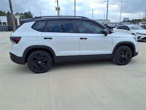 Pure White 2026 Volkswagen Taos 1.5T SE Black