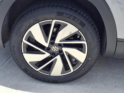 2024 Volkswagen Atlas 2.0T SE