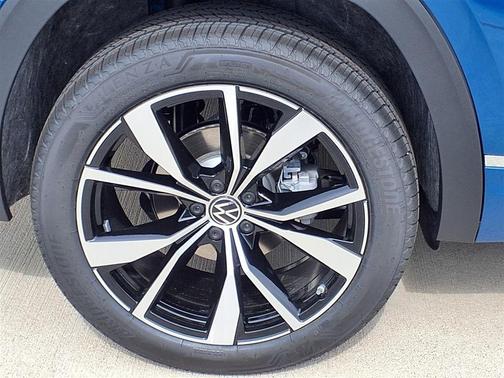 Lake Blue 2026 Volkswagen Atlas 2.0T SEL Premium R-Line