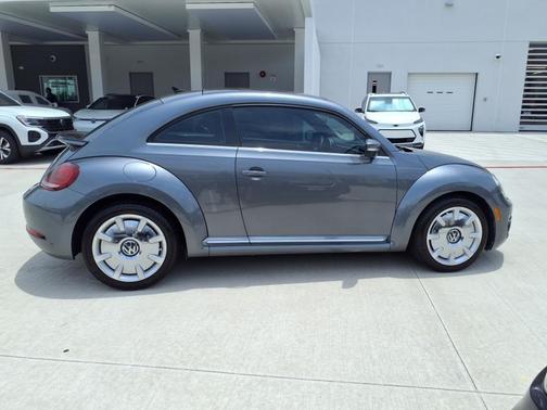 2019 Volkswagen Beetle 2.0T SE