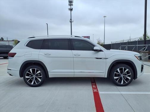 2025 Volkswagen Atlas 2.0T SEL Premium R-Line