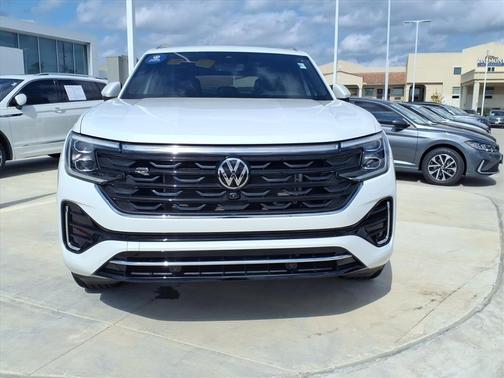2025 Volkswagen Atlas Cross Sport 2.0T SEL Premium R-Line