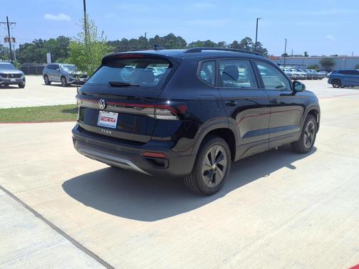Deep Black Pearl 2026 Volkswagen Taos 1.5T S