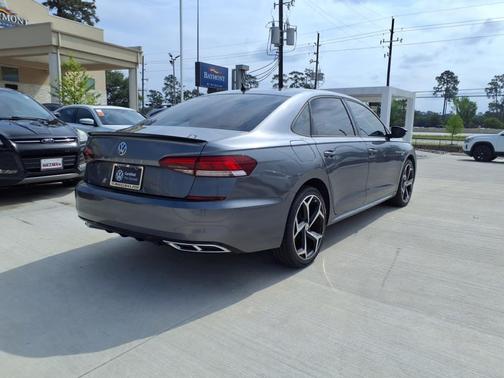 2021 Volkswagen Passat 2.0T R-Line