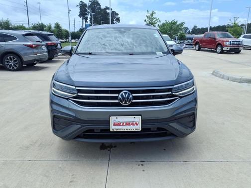 Platinum Gray Metallic 2024 Volkswagen Tiguan 2.0T S