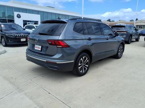 Platinum Gray Metallic 2024 Volkswagen Tiguan 2.0T S