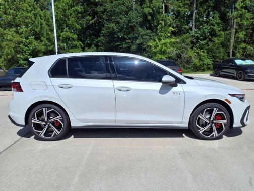 2025 Volkswagen Golf GTI 2.0T SE