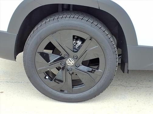 2026 Volkswagen Taos 1.5T SE