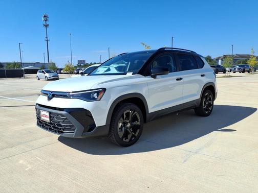 Pure White 2027 Volkswagen Taos 1.5T SE