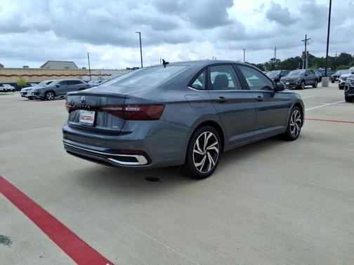 Platinum Gray Metallic 2026 Volkswagen Jetta 1.5T SEL