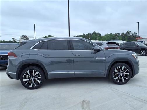 2025 Volkswagen Atlas Cross Sport 2.0T SEL Premium R-Line
