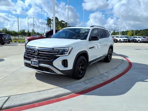 2025 Volkswagen Atlas 2.0T Peak Edition