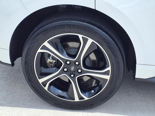 2021 Ford Edge ST