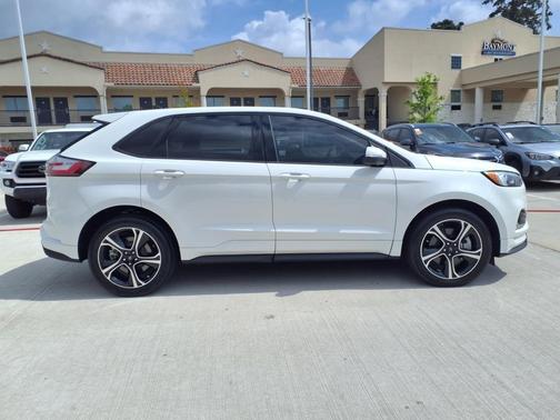 2021 Ford Edge ST