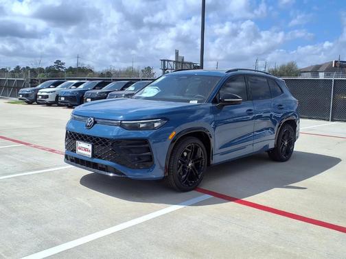 Monterey Blue Pearl 2026 Volkswagen Tiguan 2.0T SE R-Line Black