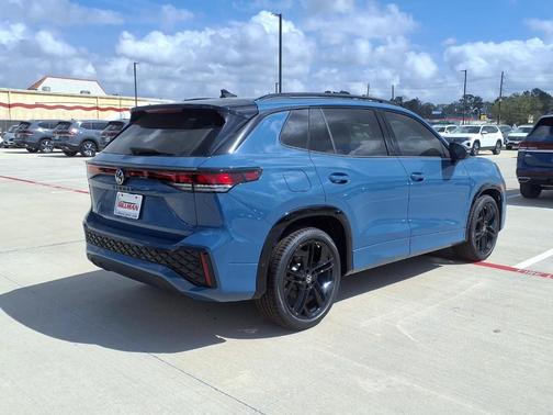 Monterey Blue Pearl 2026 Volkswagen Tiguan 2.0T SE R-Line Black