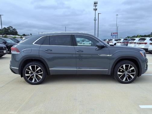 Pure Gray 2026 Volkswagen Atlas Cross Sport 2.0T SEL Premium R-Line
