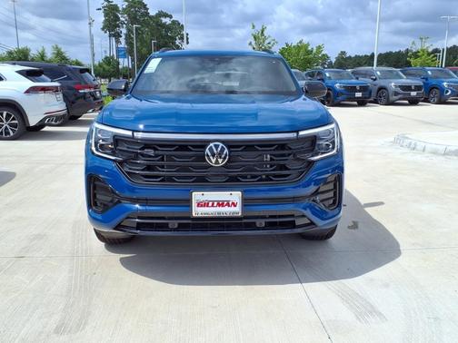 2025 Volkswagen Atlas Cross Sport 2.0T SEL R-Line Black