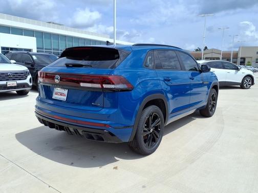 2025 Volkswagen Atlas Cross Sport 2.0T SEL R-Line Black