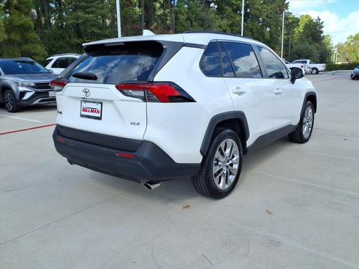 2020 Toyota RAV4 XLE Premium