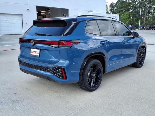 Monterey Blue Pearl 2026 Volkswagen Tiguan 2.0T SE R-Line Black