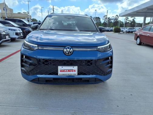 Monterey Blue Pearl 2026 Volkswagen Tiguan 2.0T SE R-Line Black