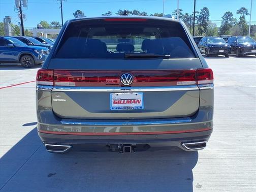 Avocado Green Pearl 2026 Volkswagen Atlas 2.0T SE W/TECHNOLOGY