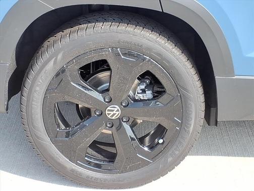 2025 Volkswagen Taos 1.5T SEL