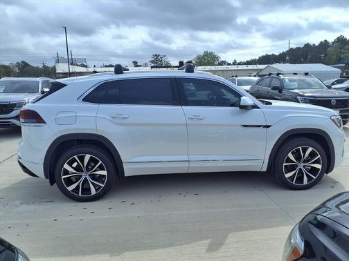 Opal White Pearl 2026 Volkswagen Atlas Cross Sport 2.0T SEL Premium R-Line