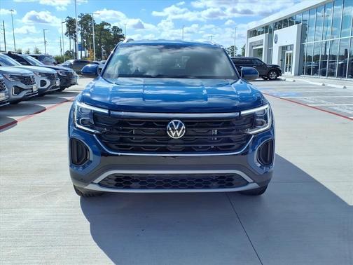 2025 Volkswagen Atlas Cross Sport 2.0T SE w/Technology