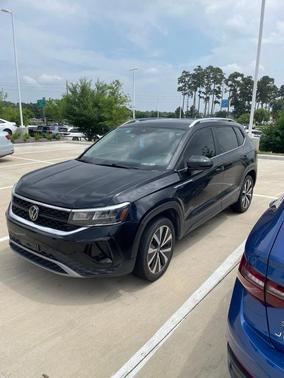 Deep Black Pearl Effect 2023 Volkswagen Taos 1.5T SE
