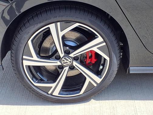 2025 Volkswagen Golf GTI 2.0T SE