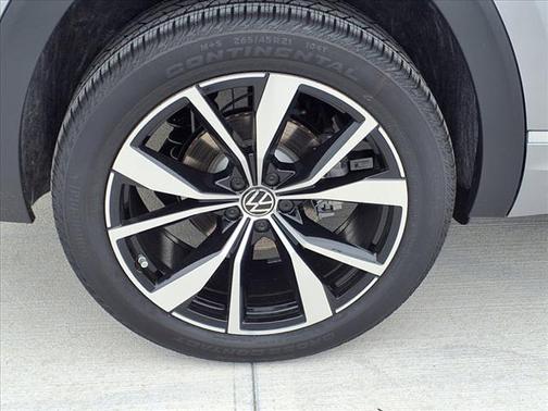 2025 Volkswagen Atlas 2.0T SEL Premium R-Line