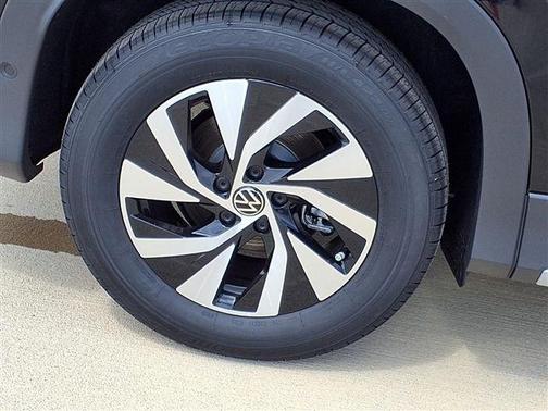 Deep Black Pearl Effect 2026 Volkswagen Tiguan 2.0T S