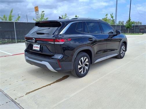Deep Black Pearl Effect 2026 Volkswagen Tiguan 2.0T S