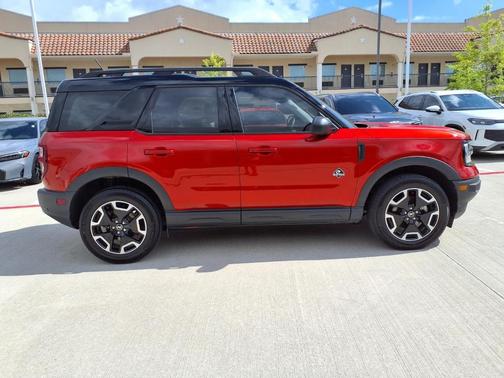 Hot Pepper Red Tinted Clearcoat 2023 Ford Bronco Sport Outer Banks