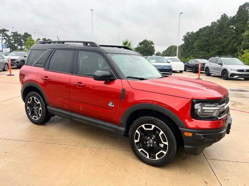 Hot Pepper Red Tinted Clearcoat 2023 Ford Bronco Sport Outer Banks