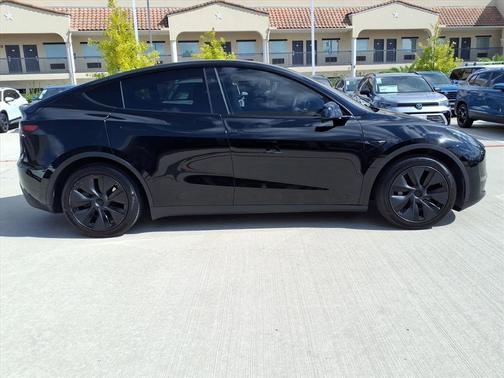 2025 Tesla Model Y Long Range