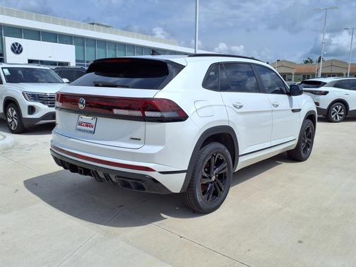 2025 Volkswagen Atlas Cross Sport 2.0T SEL R-Line Black