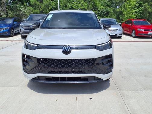 2025 Volkswagen Tiguan 2.0T SE R-Line Black