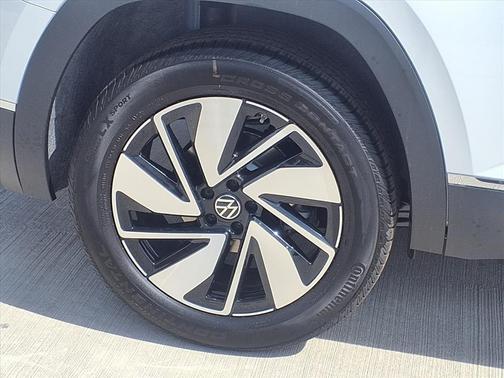 Opal White Pearl 2026 Volkswagen Atlas 2.0T SEL
