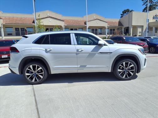 2025 Volkswagen Atlas Cross Sport 2.0T SEL Premium R-Line