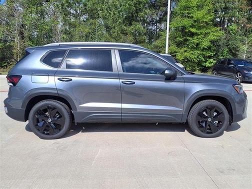 Platinum Gray Metallic 2026 Volkswagen Taos 1.5T SE