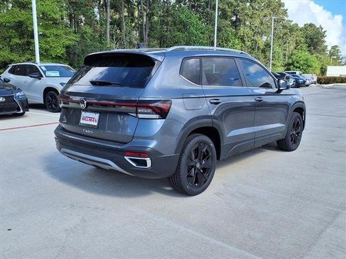 Platinum Gray Metallic 2026 Volkswagen Taos 1.5T SE