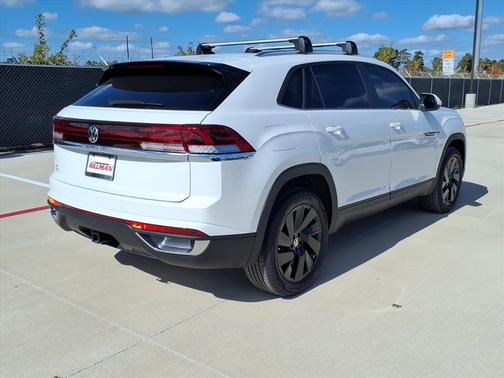 Opal White Pearl 2026 Volkswagen Atlas Cross Sport 2.0T SE W/TECHNOLOGY