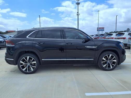 Deep Black Pearl 2026 Volkswagen Atlas Cross Sport 2.0T SEL Premium R-Line