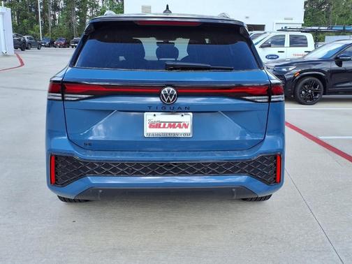 Monterey Blue W/Deep Black Roof 2026 Volkswagen Tiguan 2.0T SE R-Line Black